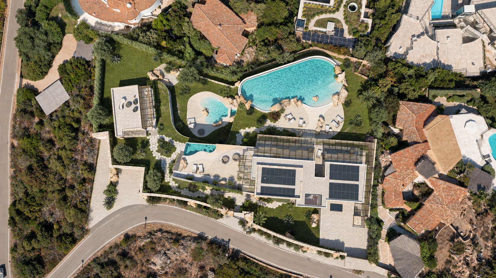 Villa Eden Rock — La disposizione della villa e della piscina vista dall’alto